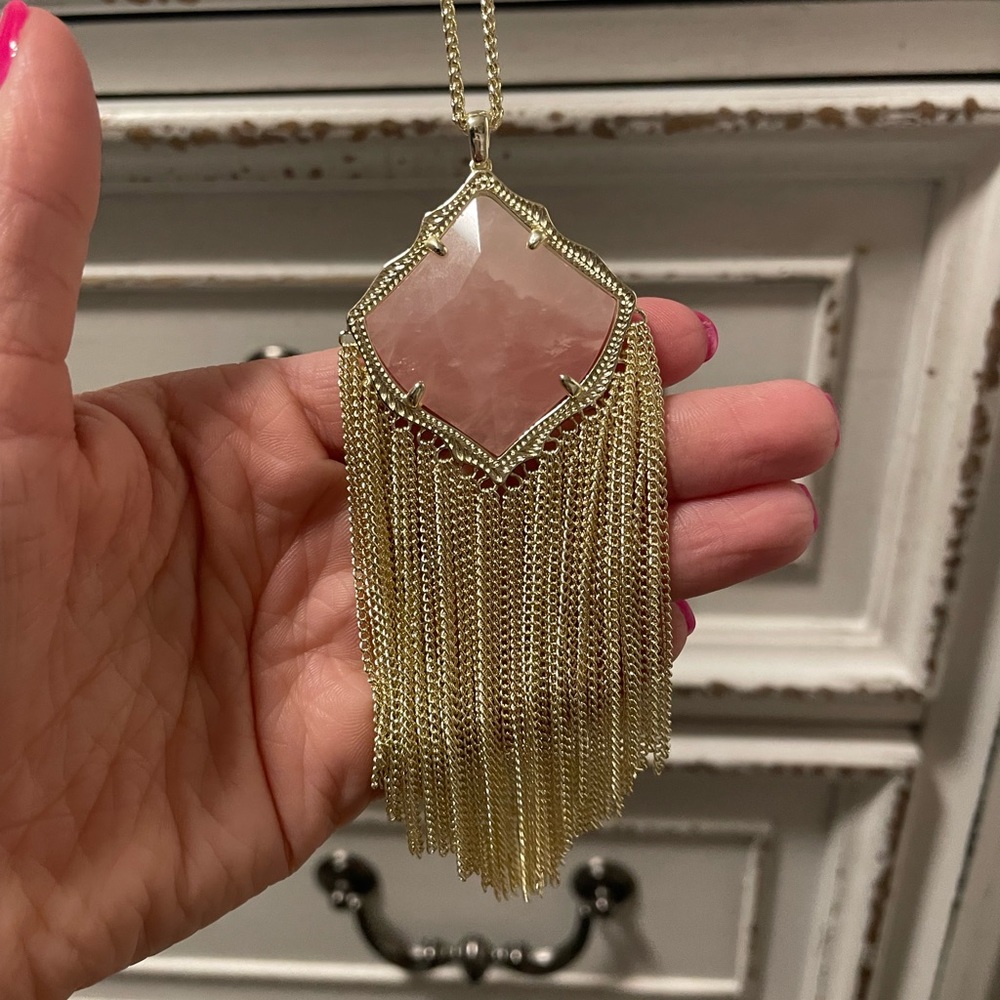 Kendra Scott necklace